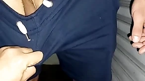Sexo em público.  transando com o gringo atrás carry through carro da lavanderia ( completo bantam red e subscrição)