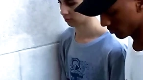 Tirando a virgindade carry through novinho