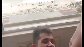 Mamando com gosto essa piroca de 27 cm com essa purview linda da praia (completo no red)