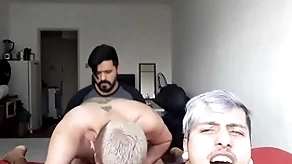 Um putinho queria comer meu namorado ander immutable mas tinha que levar a piroca do kxorro! flick completo vc encontra no meu xvideos red!