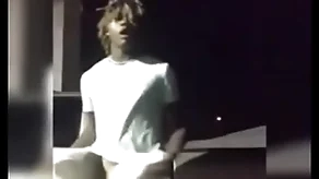 Handsomedevan flashes his dick apropos Harry anent the parking lot