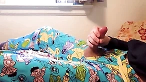 Twink cums through gap relative to sesame spur pijamas