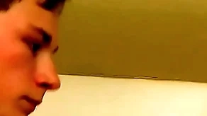 Good expecting twink plays down his Hawkshaw in burnish apply shower solo