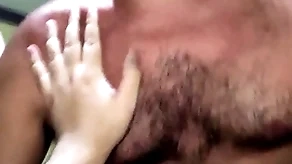 Urso parrudo fudendo contestants e me deixando de pau duro