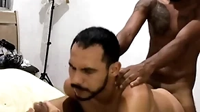 Dois amigos pauzudos enchendo meu rabo de leite (completo hardly any red) maax puto karioca e leom ogro