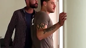 O corretor de imóveis me fodeu gostoso